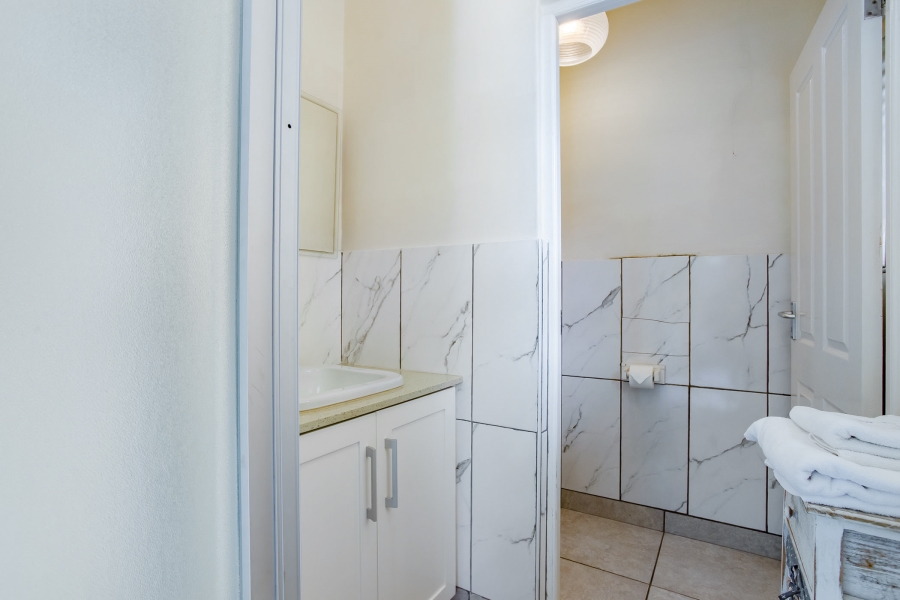 2 Bedroom Property for Sale in Franschhoek Western Cape